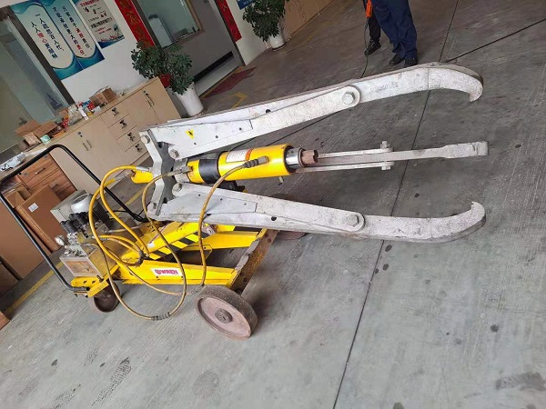 轻型液压拉马
